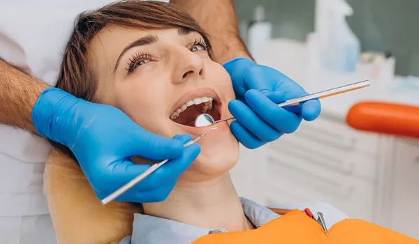 Diş Kliniği Seçerken Nelere Dikkat Edilmeli?