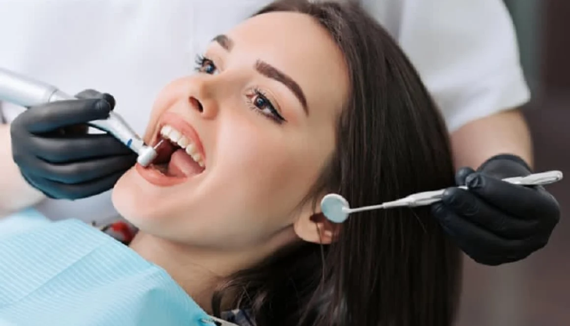 Diş Polikliniği ile Diş Kliniği Arasındaki Fark Nedir?